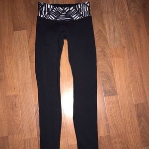 lululemon leggings with black and white waistband